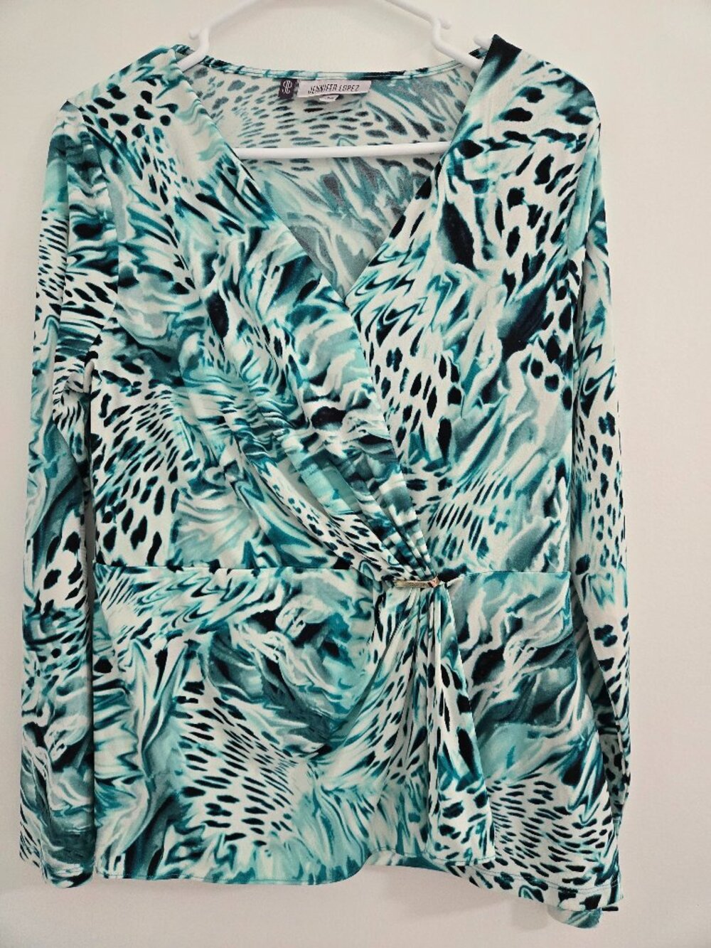 Jennifer Lopez Green Animal Print V-Neck Long Sleeve Top Size L-Dressy Casual